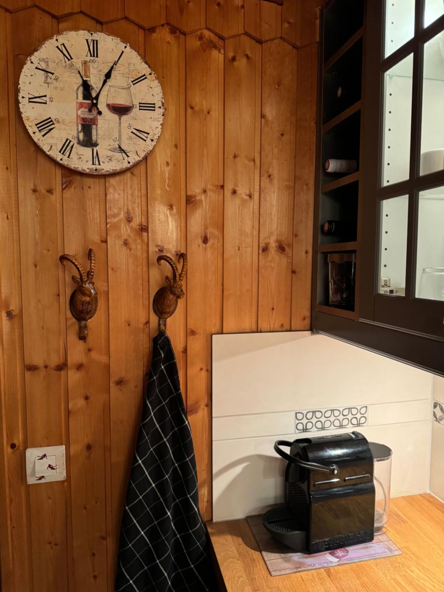 Charming, Cosy Chalet Nestled In A Breathtaking Surrounding With Spectacular, Stunning Mountain Views ลาชาเปล-ดาบงด็องซ์ ภายนอก รูปภาพ
